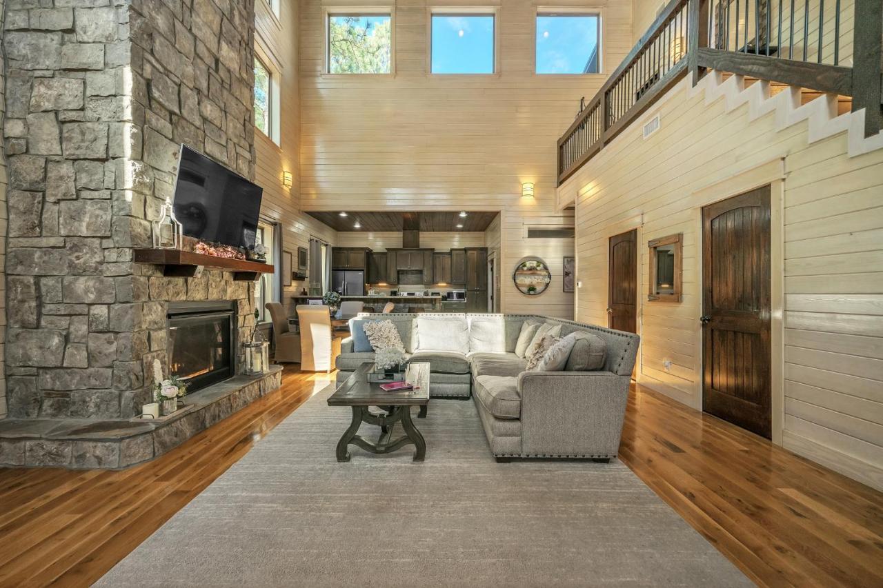 Merlot Mountain - Heated Spa Pool And Hot Tub! Cabin Broken Bow Buitenkant foto